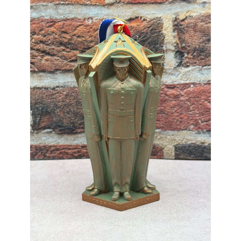 Hallmark Keepsake Ornament "Those Who Serve" 2004 Handcrafted - Picture 6 of 10